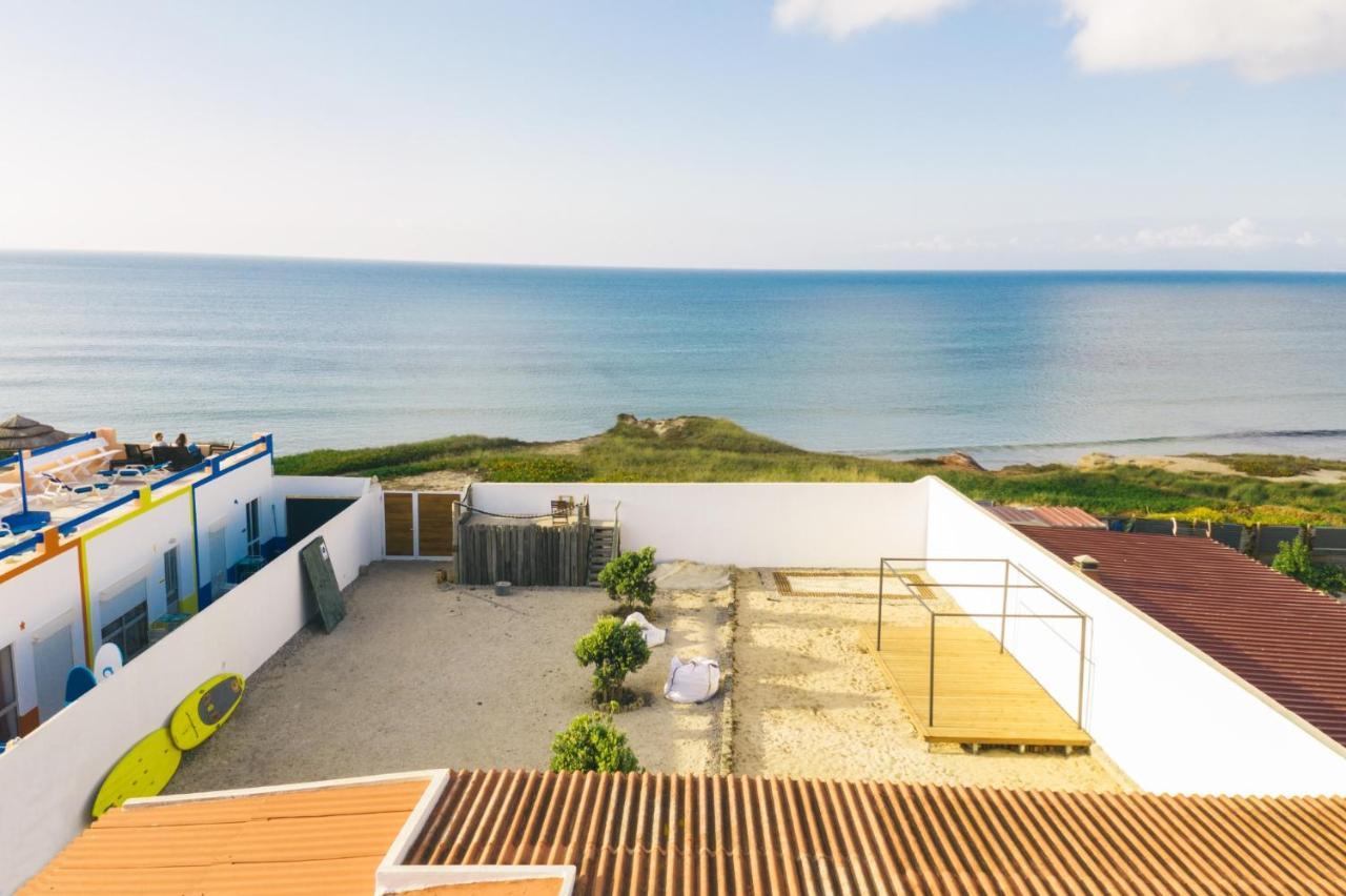 SoulSurfcamp Portugal Bed & Breakfast Peniche Bagian luar foto