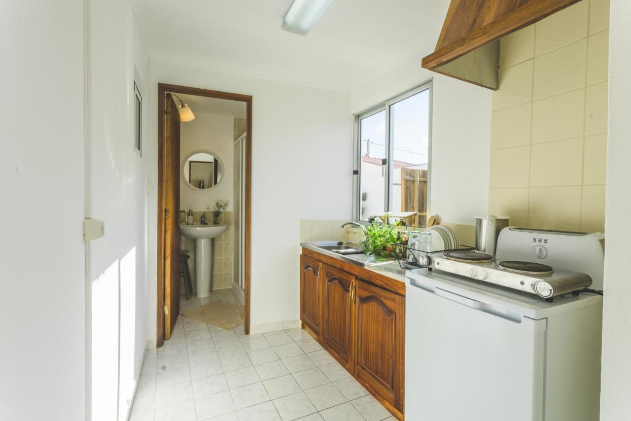 SoulSurfcamp Portugal Bed & Breakfast Peniche Bagian luar foto