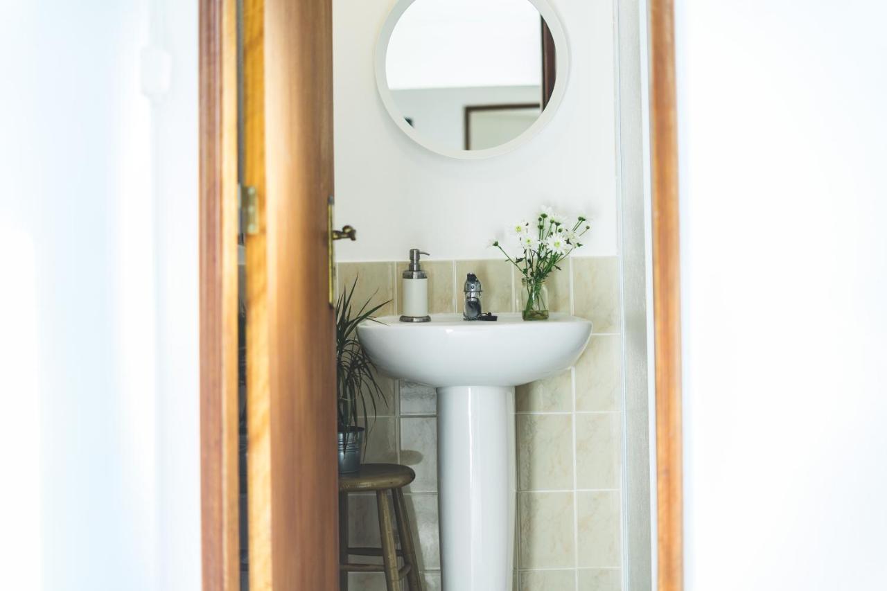 SoulSurfcamp Portugal Bed & Breakfast Peniche Bagian luar foto