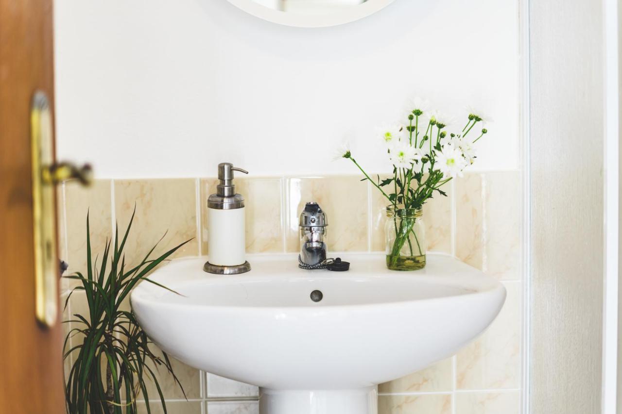 SoulSurfcamp Portugal Bed & Breakfast Peniche Bagian luar foto
